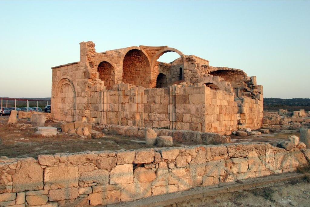 Oasis At Ayfilon Hotel Rizokarpaso Exterior photo